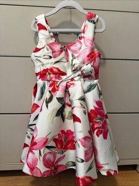 Beautiful Abel and Lula Dress Size 6